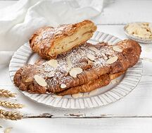 Круассан с миндалём