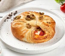 Турновер с томатами и оливками