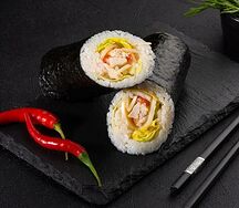 Суширито с курицей в соусе сладкий-чили
