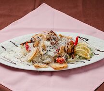 Салат Цезарь с креветкой