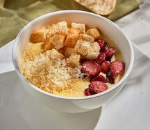 Сырный крем-суп с охотничьими колбасками