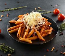 Паста Болоньезе с фешенебельной говядиной и пармезаном