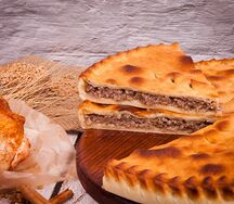 Пирог с курицей и сыром
