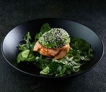 Аво-бургер с опаленным лососем