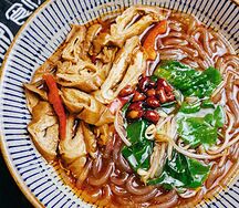 Рисовая лапша со свиными кишками