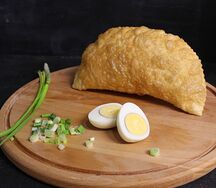 Чебурек Яйцо с зеленым луком