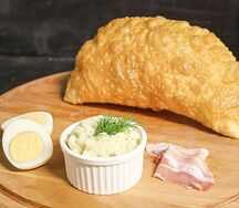 Чебурек картошка-бекон-яйцо