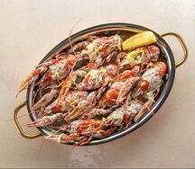 Раки в сливочно-чесночном соусе