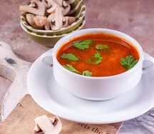 Կծվաթթու հավի ապուր սնկով