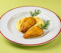 Куриные котлеты Морковка с картофельным пюре