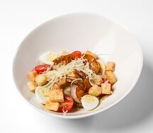 Цезарь с креветками, уха и морс