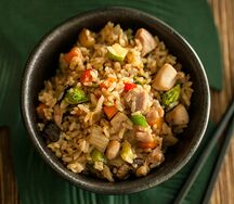 Вок Рис с курицей и овощами