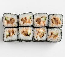 Спайси-ролл с копченым угрем и огурцом