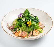 Салат с морепродуктами