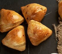 Самса с курицей и с сыром