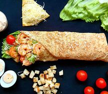 Цезарь с креветками ролл