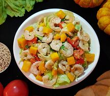 Креветки с киноа и сладкой тыквой