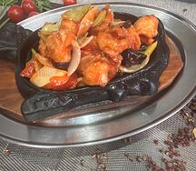 Креветки на горячей сковородке