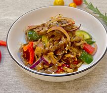 Салат Куриные желудки с огурцом 