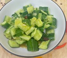 Салат Битые огурцы 