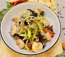 Салат Ростки сои с креветками 