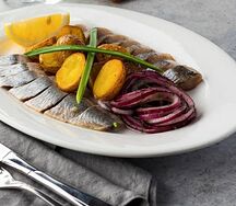 Сельдь бочковая и подкопченная