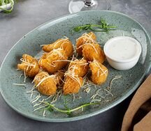 Хрустящая цветная капуста с пармезаном