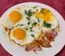 Яичница с беконом