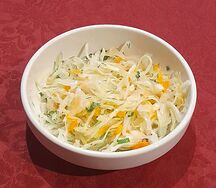 Салат из квашеной капусты