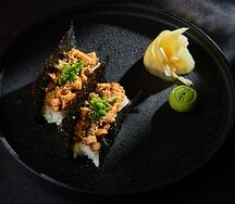 Хенд-ролл с угрем