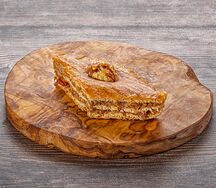 Пахлава с орехами и медом