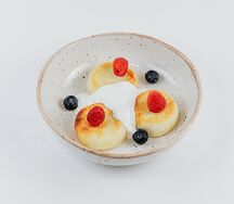 Сырники с ягодами
