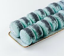 Макаронс Груша, дорблю и мак