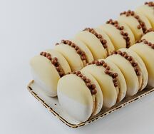 Макаронс Солёная карамель и шоколадные криспы