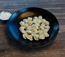 Пельмени со сметаной