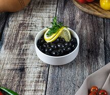 Маслины и оливки