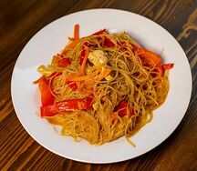 Фунчоза с курицей и овощами