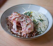 Греча с пастрами из индейки и муссом пармезан