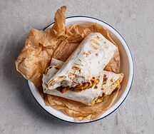 Шварма в лафе с кебабом из ягненка и курой и соусом тахина