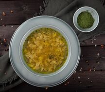 Пельмени с бульоном