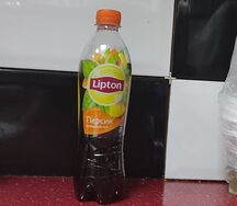 Холодный черный чай Lipton Персик