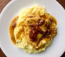 Курица с картофельным пюре