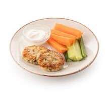 Куриные котлеты с овощными палочками