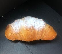 Круассан миндальный