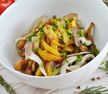 Жареный картофель с грибами