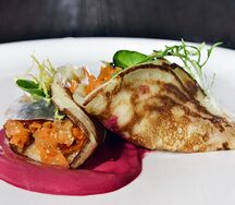 Блины со свеклой и сельдью