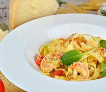 Паста с креветками и цукини