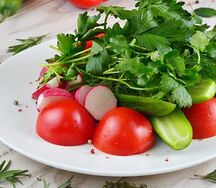 Плато из свежих овощей