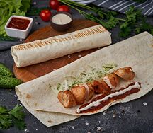 Шашлык с курицей в лаваше