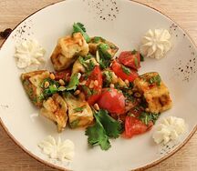 Салат с хрустящими баклажанами